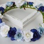 グラデーションが美しい青いバラの花冠