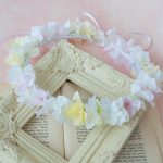 白黄ピンクのアジサイ結婚式用花かんむり３